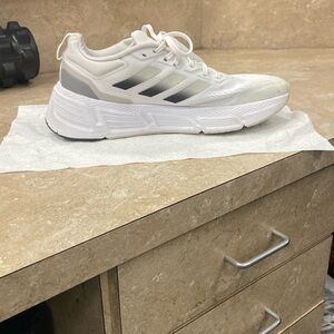 Adidas White Athletic Shoes with Sleek Design